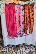 Pantalón Aladdín de algodón orgánico con estampado Batik artesanal en cera de abeja y técnica tie-dye color sorpresa.